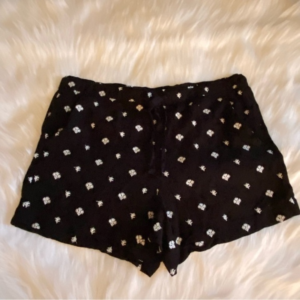Loft Shorts Women’s Size M Black Stretch